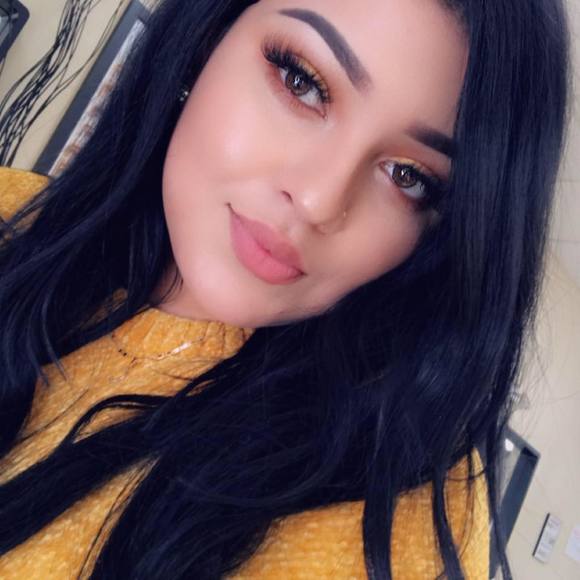 Meet your Posher, Yolanda - Picture 1 of 1